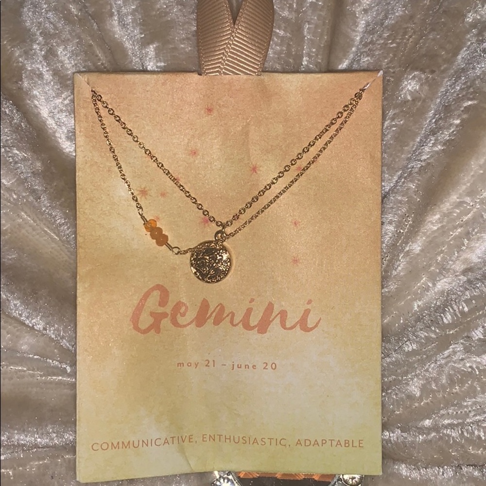 Gemini ♊️ Zodiac Sign Necklace - Picture 2 of 3